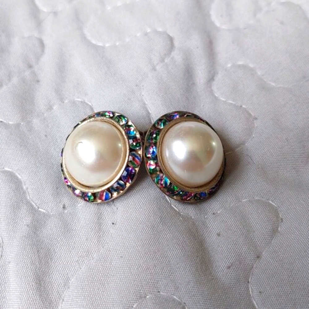 (3 for 12$) Vintage costume iridescent pearl clip on earrings